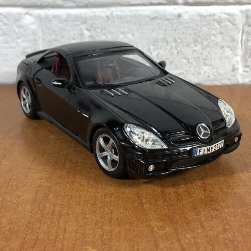 2005 Mercedes-Benz SLK55 AMG (1:18)
