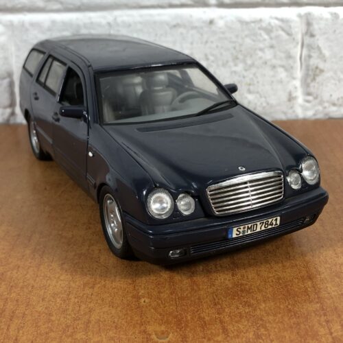 Mercedes-Benz E-Class Wagon (1:18)