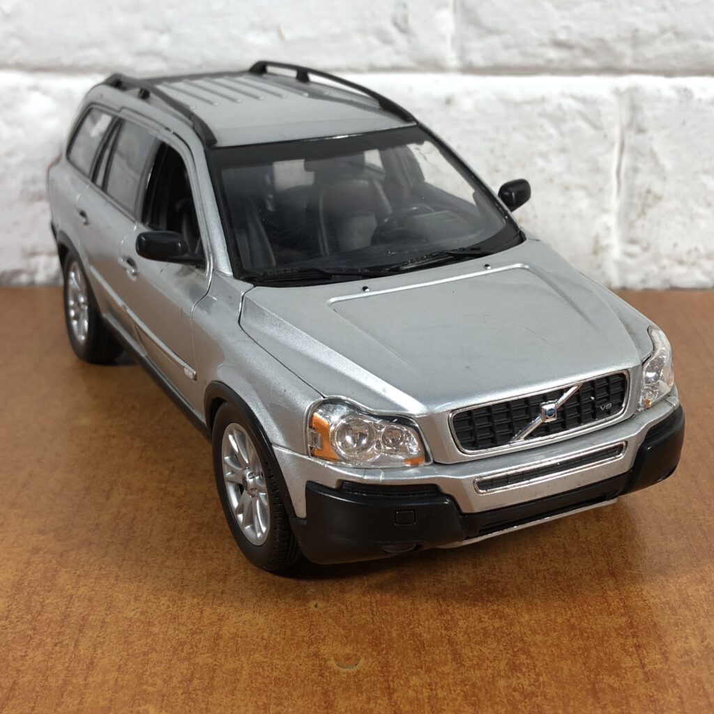 Volvo XC90 (1:18)
