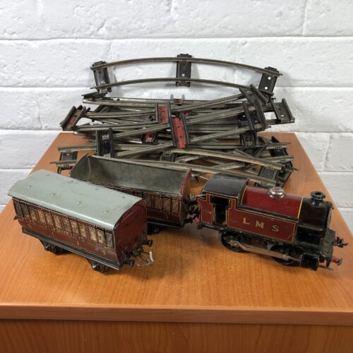 Vintage Hornby Tinplate O Gauge Locomotive Train Set (Made in England by Meccano)