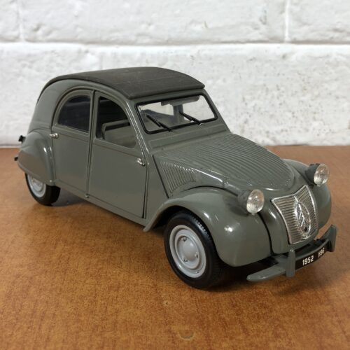 1952 Citroen 2CV (1:18)