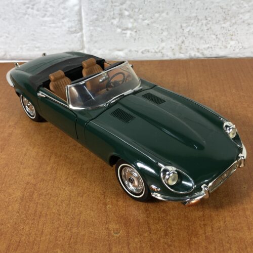 1971 Jaguar E-Type (1:18)