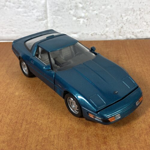 Chevrolet Corvette (1:24)