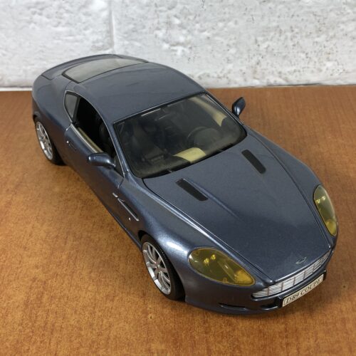 Aston Martin DB9 (1:18)